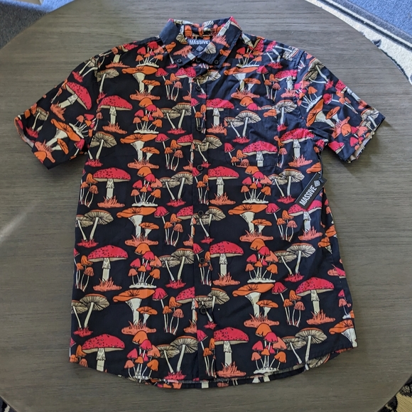 Rare Men's Massive Mushroom Pattern Festival Outfit Button Down Shirt and Shorts - Picture 2 of 7